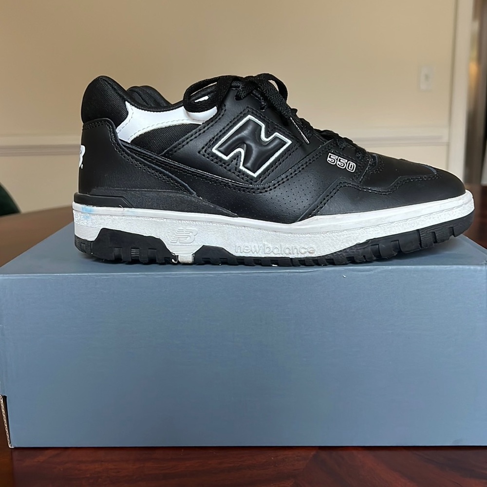 New Balance 550 Black White Leather Sneakers men sz 6.5/women’s size 8.